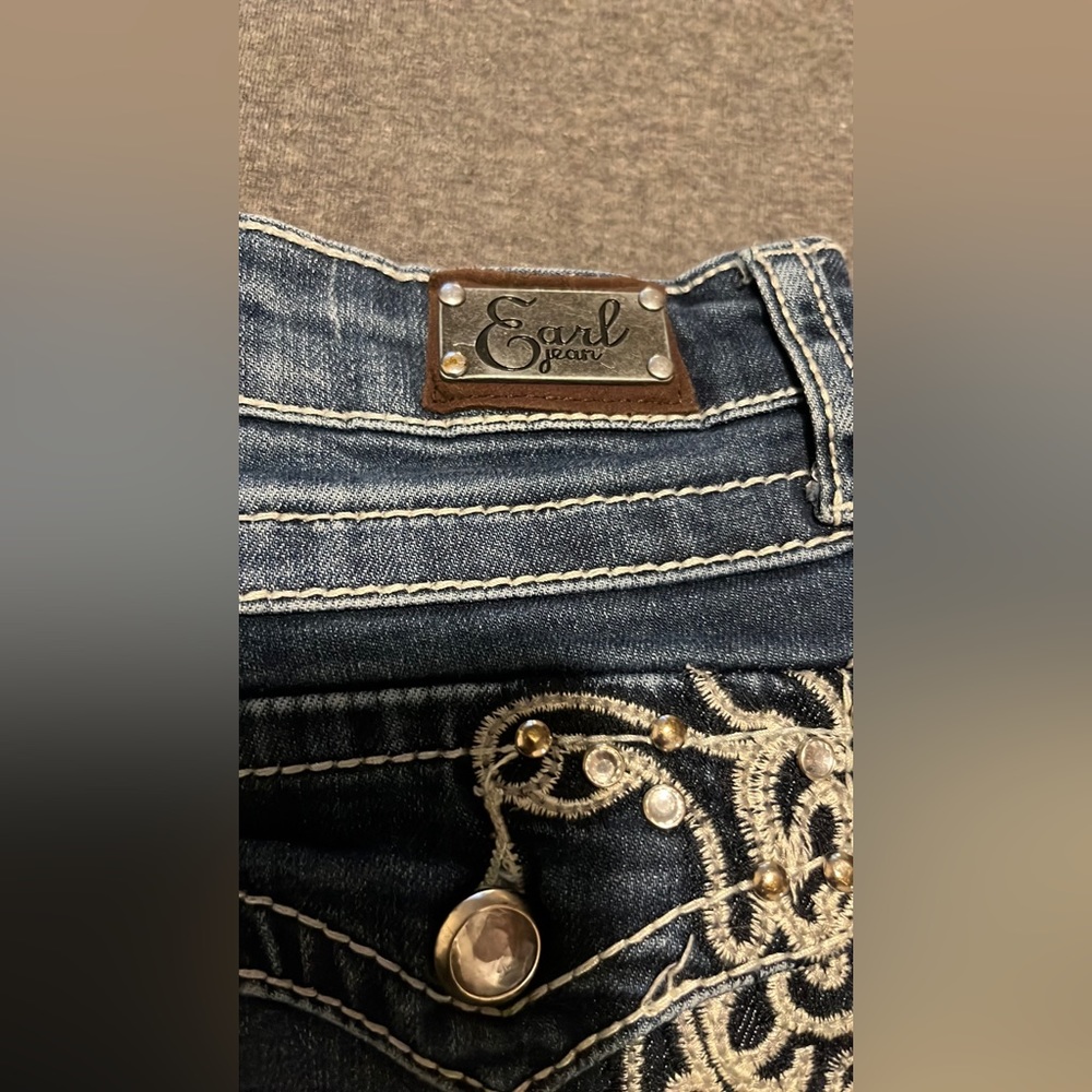 boot cut rhinestone jeans, little flared, very good condition, size 5